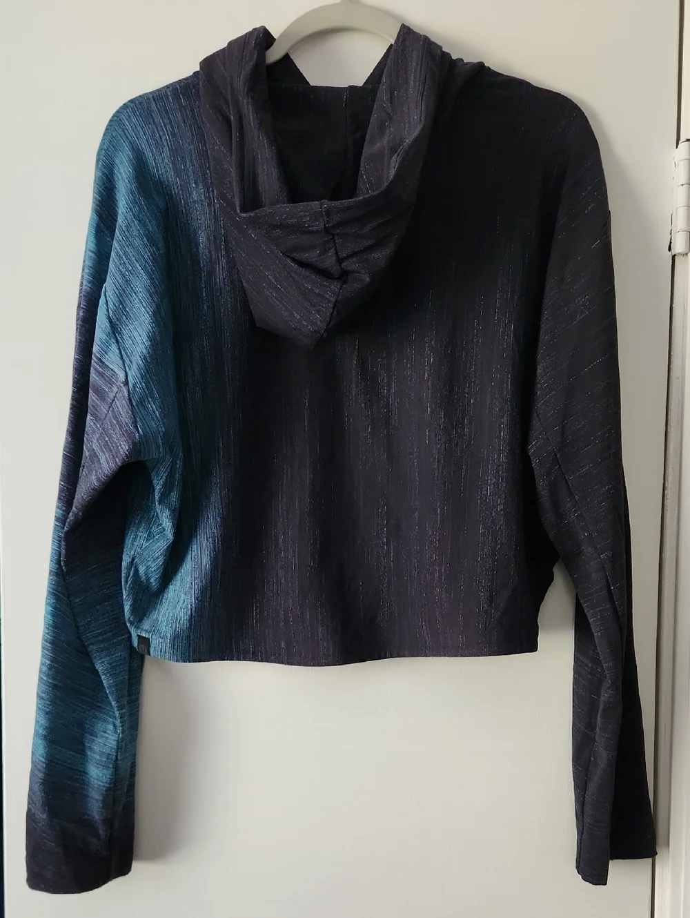 lululemon athletica lab varsa Black and Teal Ombre Cropped Hoodie